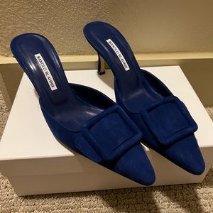Manolo Blahnik Maysale 70 Buckle Suede Mules sz 40